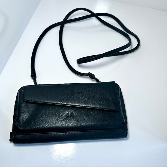 S.Q Black Vegan Leather Crossbody Clutch/Purse, Wallet, RFID Protected, New Con. - Picture 3 of 5